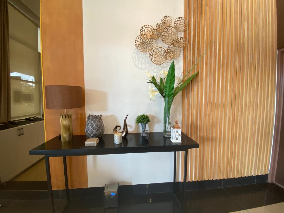 Compact Studio Unit @ Centrio Tower Cagayan de Oro Esterno foto